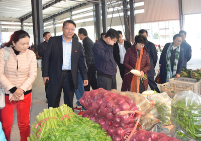 贵州省安顺市考察团莅临城阳批发市场考察对接农产品销售事宜